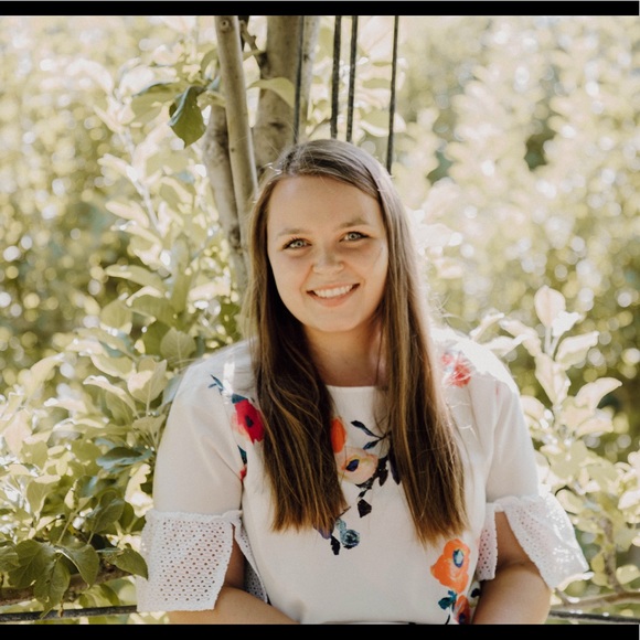 Meet your Posher, Sarah - Picture 1 of 1